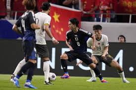 围绕国足阵